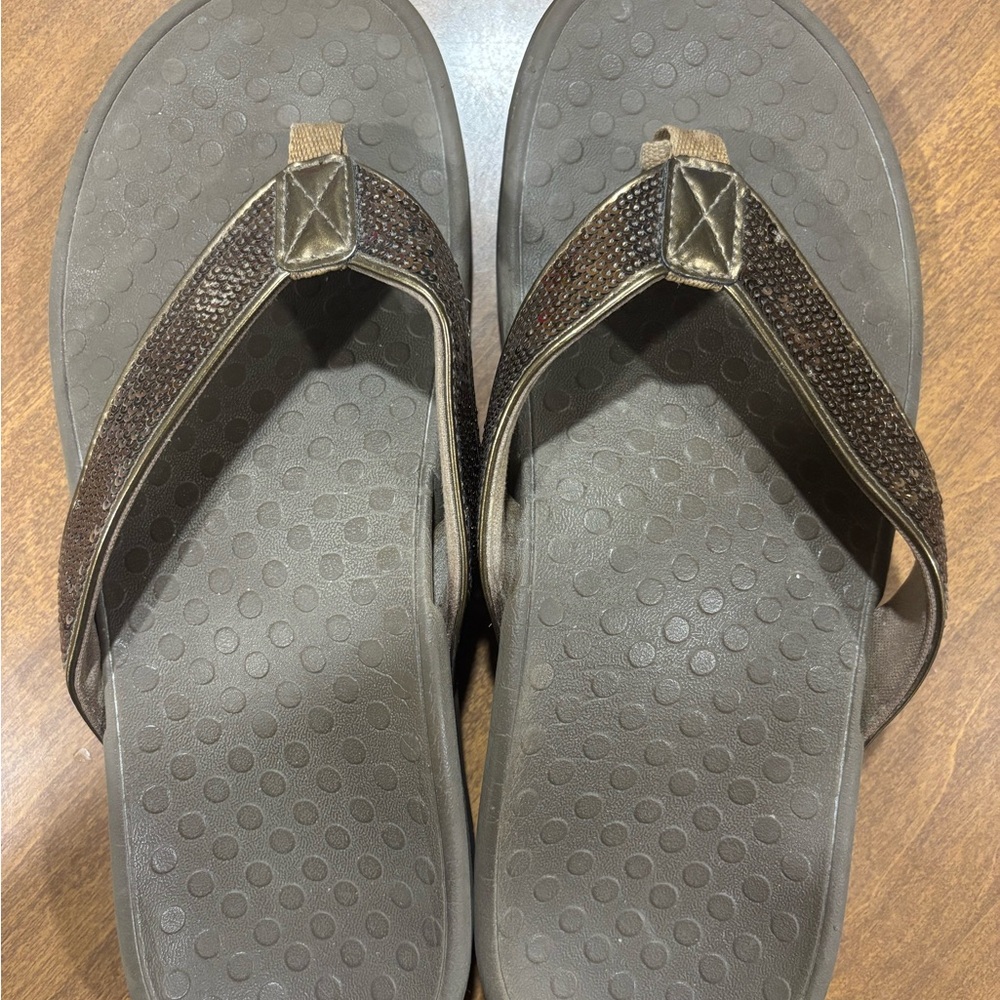 Vionic Tide II Brown Toe Post Sandals